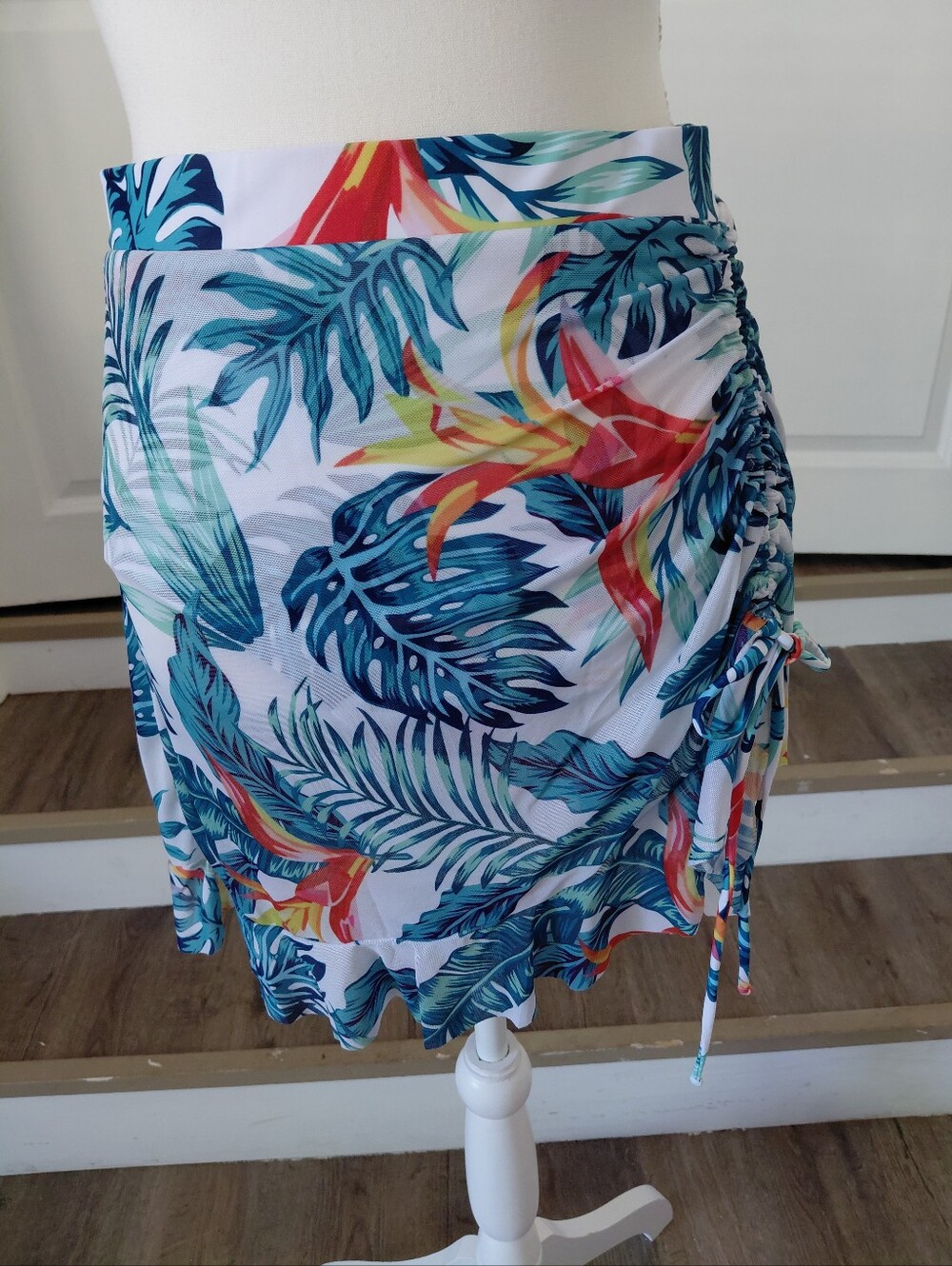 SHEKINI Women's Swim Skirt Drawstring Ruched Bottom W Built N Brief Sz Large NWT